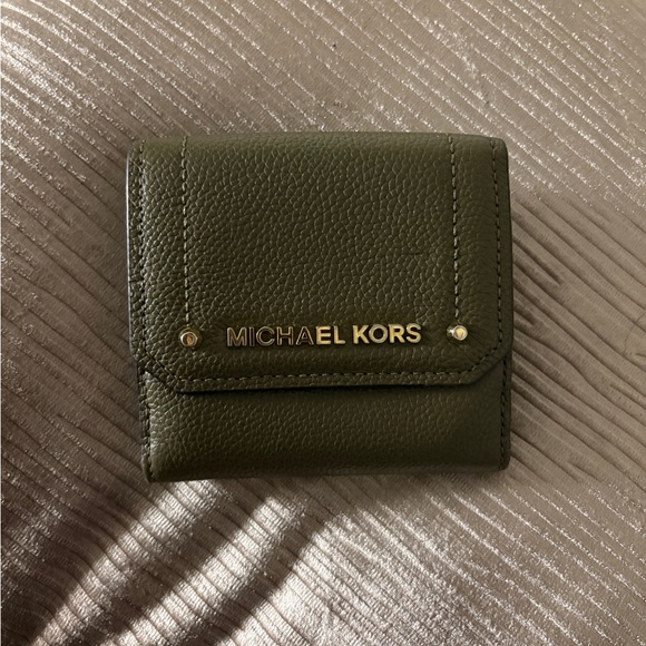Michael Kors Dark Green Leather Wallet - Picture 1 of 1